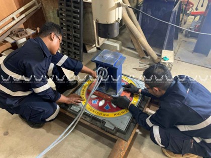 Uji Tekan Manhole Cover • Spesialis Cor Logam & Jasa Pengecoran Logam di Ceper Klaten. Menyediakan Jasa Cor Logam Ceper Klaten dengan kualitas terbaik.