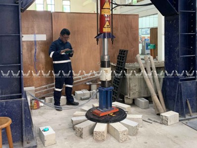 Uji Tekan Manhole Cover • Spesialis Cor Logam & Jasa Pengecoran Logam di Ceper Klaten. Menyediakan Jasa Cor Logam Ceper Klaten dengan kualitas terbaik.