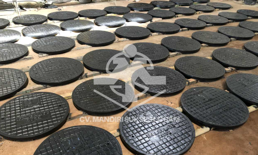 Jasa Pengecoran Logam Ceper Klaten ✦ Cor Logam Terdekat. Jual Manhole Cover Cast Iron 60x60, Tutup Manhole Besi, Tiang Lampu PJU, & Crusher Pemecah Batu.