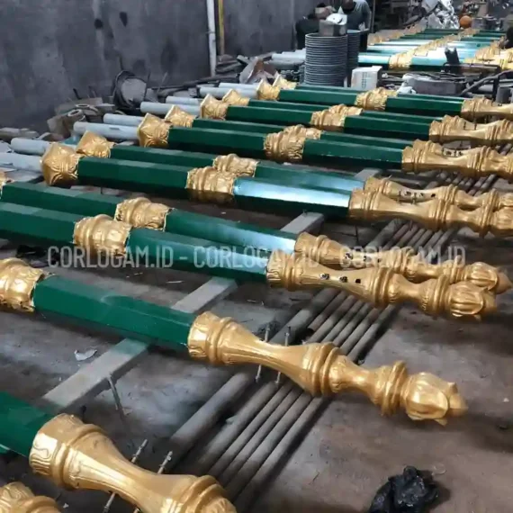Tiang Lampu Antik